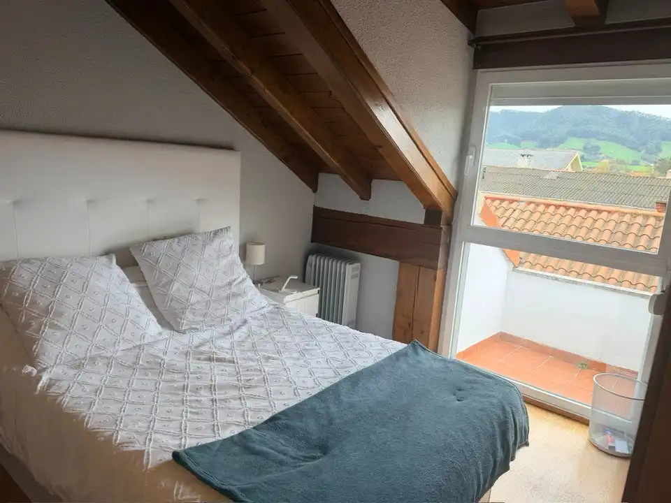 Habitación de Casa adosada en venta en Torrelavega  con Calefacción, Parquet y Terraza