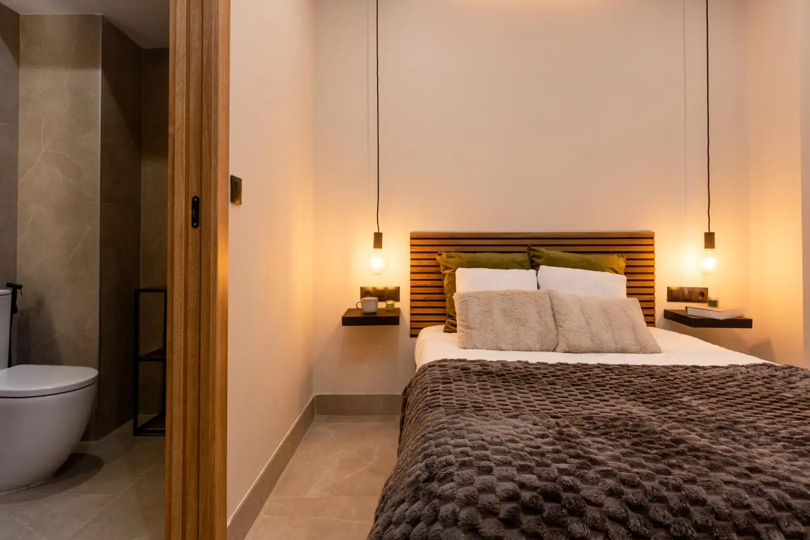 Habitación de Apartamento en venta en Granada con Aire acondicionado y Calefacción