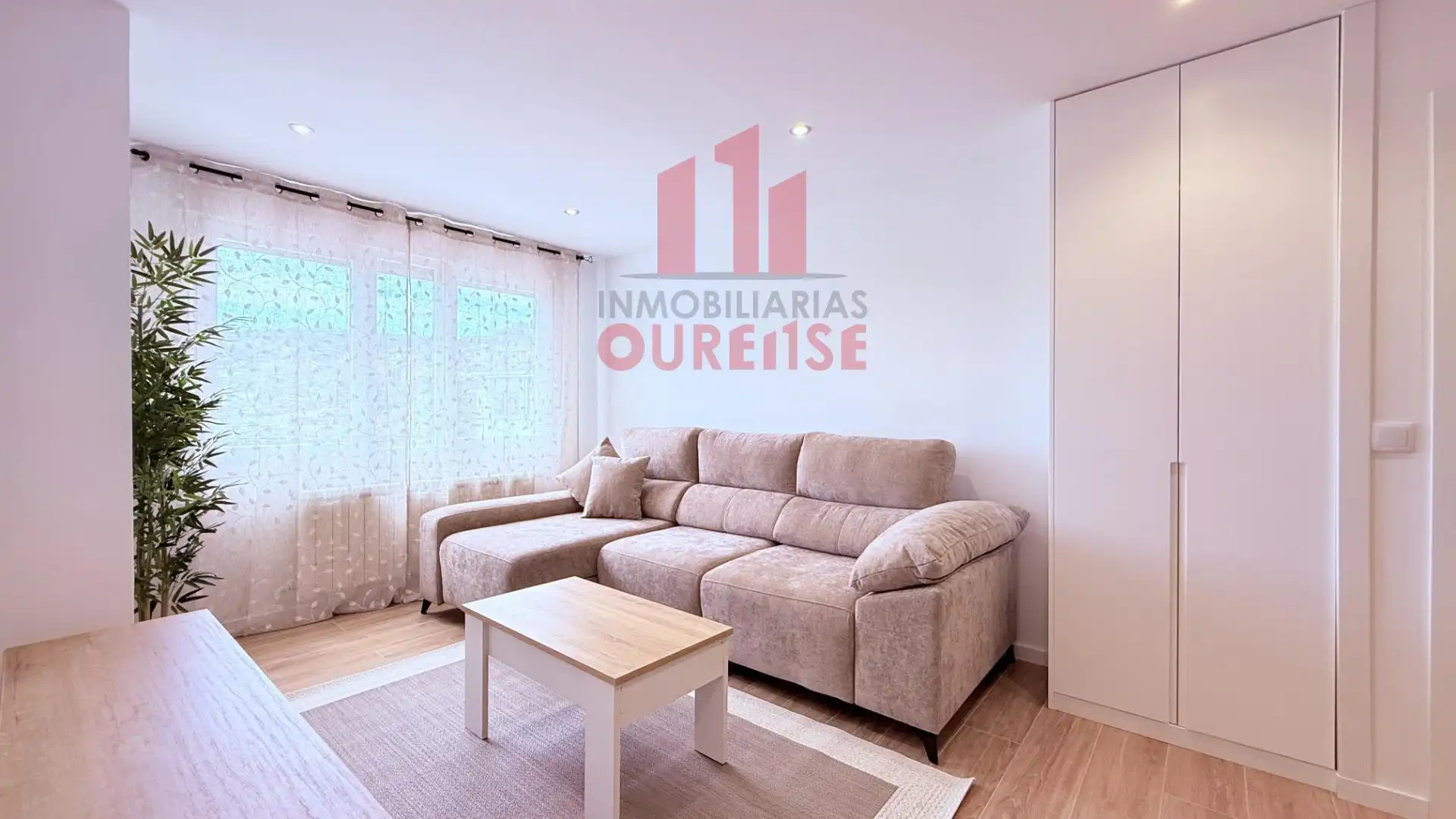 Living room of Flat for rent in Ourense Capital   with Heating and Furnished