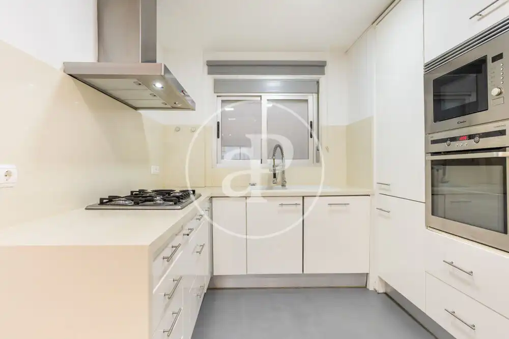 Küche von Wohnung zur Miete in Valencia mit Klimaanlage, Heizung und Abstellraum