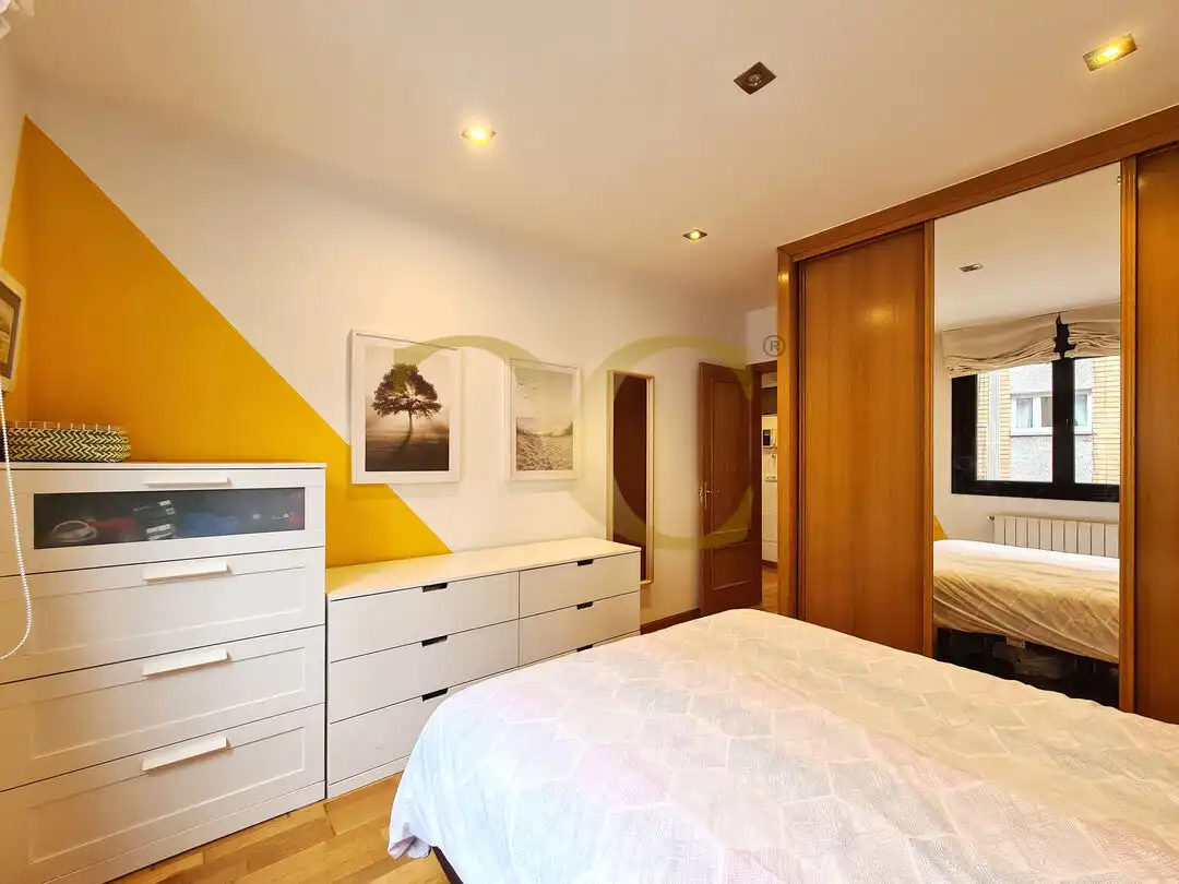 Schlafzimmer von Wohnungen zum Verkauf in Gijón  mit Heizung und Abstellraum