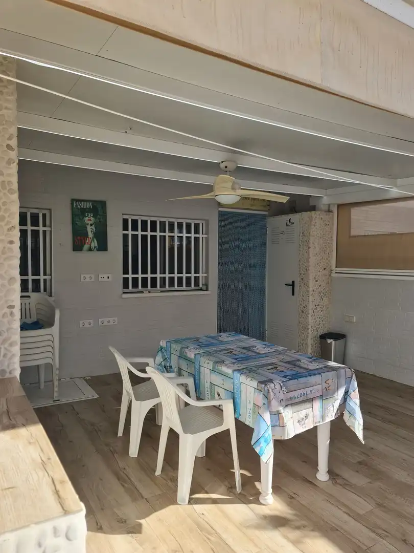 Casa o chalet de alquiler en Santa Pola con Aire acondicionado, Jardín privado y Trastero