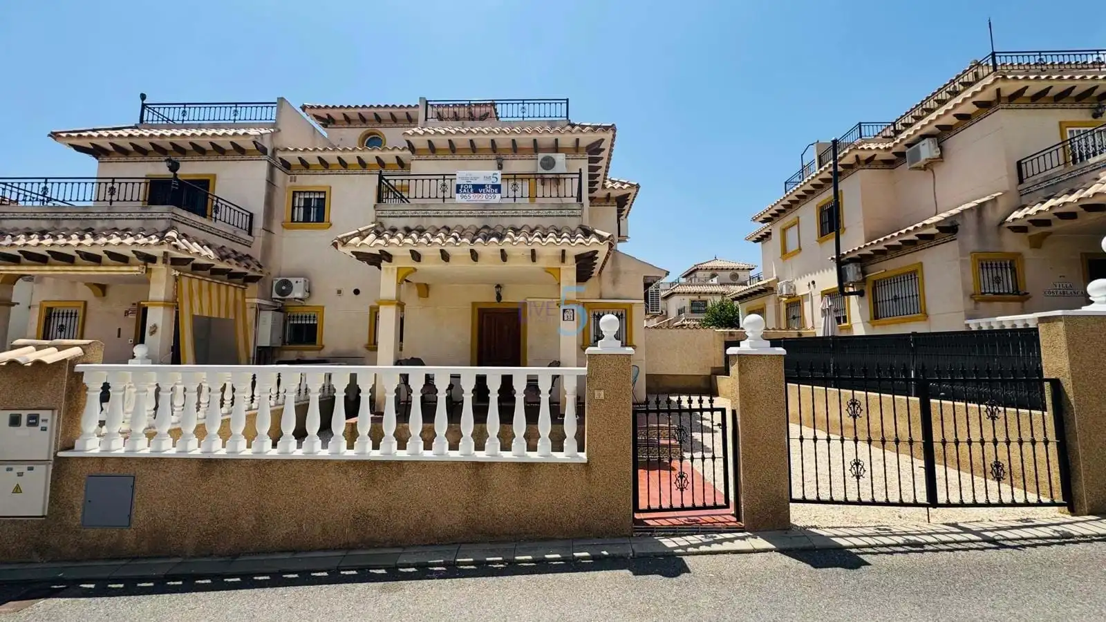 Adossat amb terrassa en venda a Orihuela Costa
