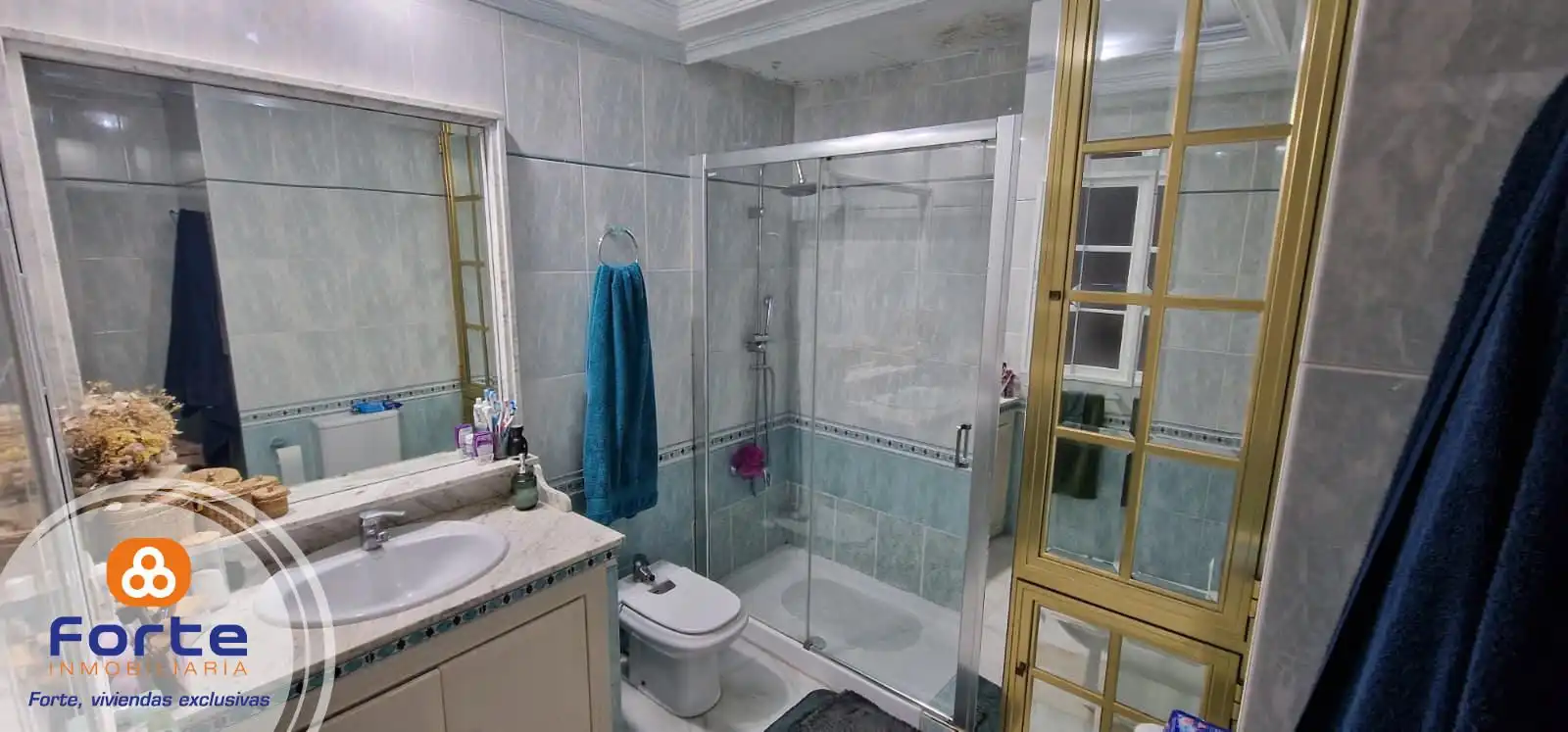 Bathroom of Flat for sale in Córdoba  with Air Conditioner