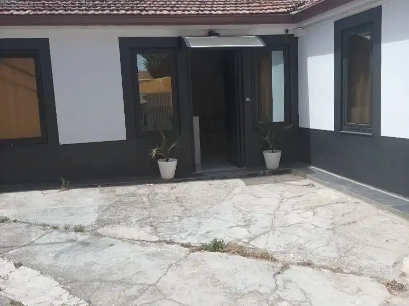 Vista exterior de Planta baixa en venda en Aranjuez amb Aire condicionat