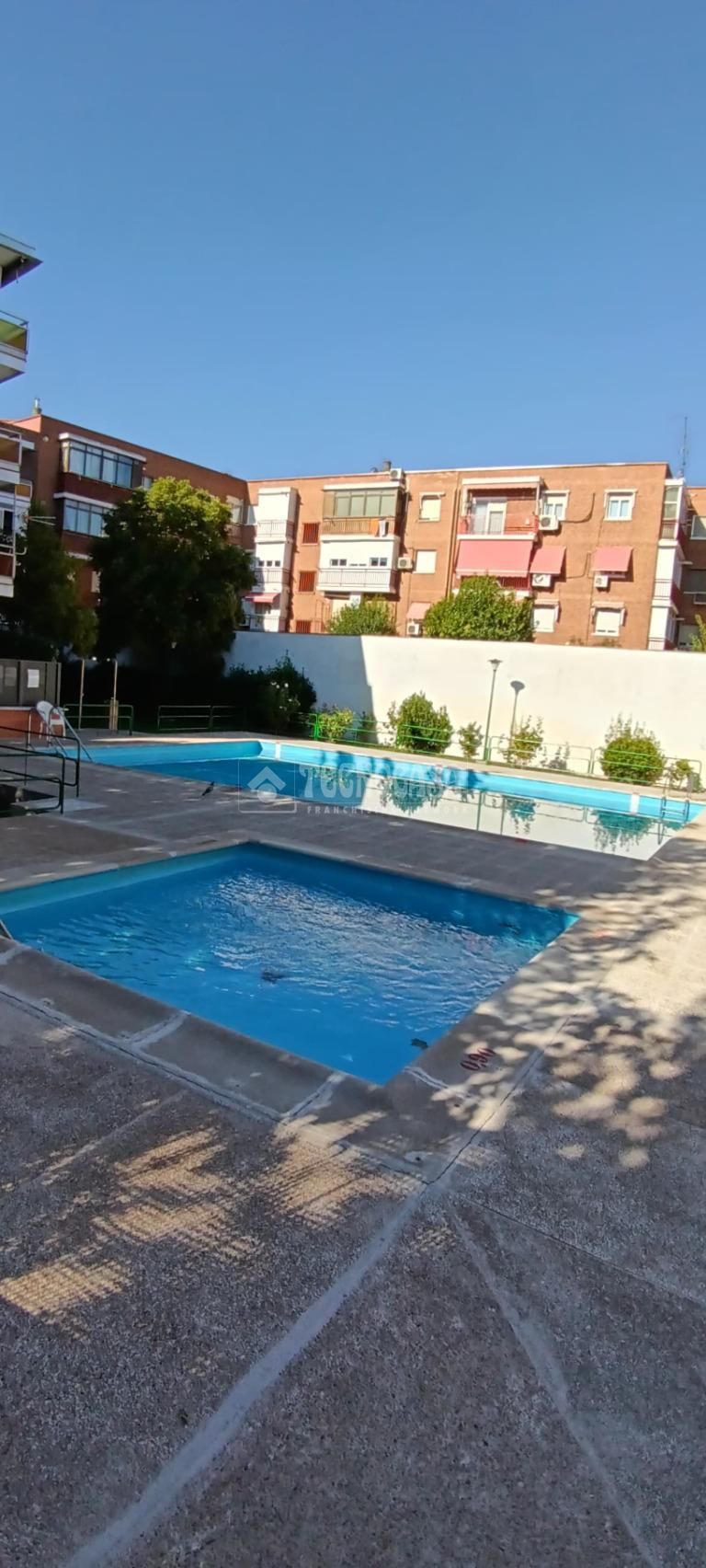 Swimming pool of Flat for sale in  Madrid Capital  with Air Conditioner, Heating and Terrace