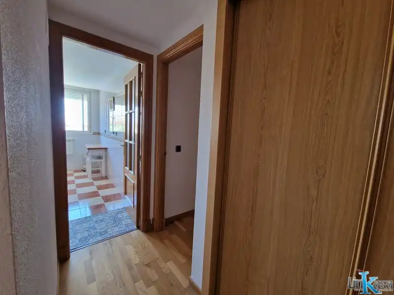 Wohnung zum Verkauf in Linares mit Klimaanlage, Heizung und Möbliert