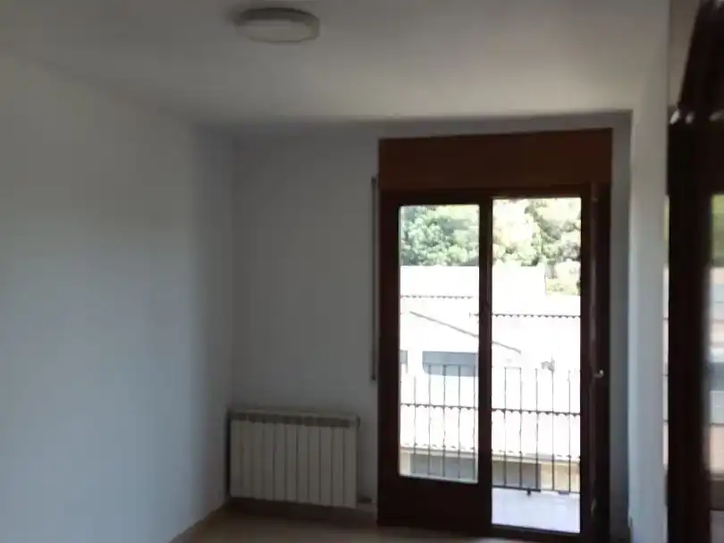 Schlafzimmer von Wohnung zur Miete in Castellcir mit Balkon