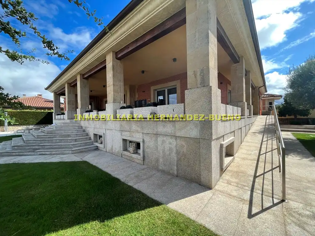 Terraza de Casa o chalet en venta en Carbajosa de la Sagrada con Aire acondicionado, Calefacción y Jardín privado