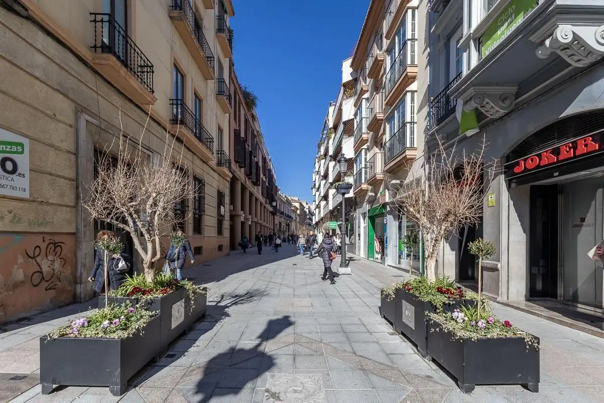 Vista exterior de Piso en venta en Granada con Aire acondicionado, Calefacción y Trastero