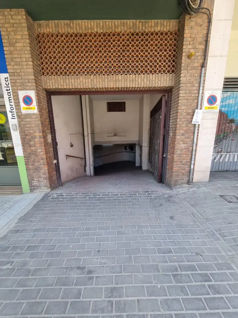 Aparcament de Garatge de lloguer en San Pablo - Santa Justa