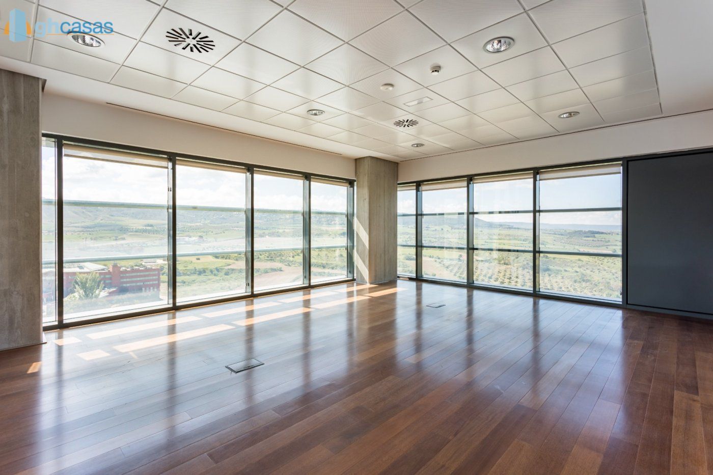 Local de alquiler en Calle EDUARDO GUITIAN (TORRE DE GUADAJARA), S/N, El Clavín - Valdeluz