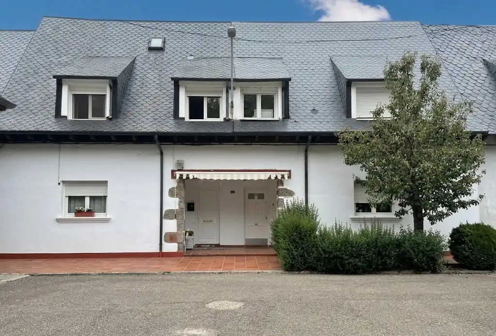 Vista exterior de Casa adosada en venta en Matallana de Torío, León