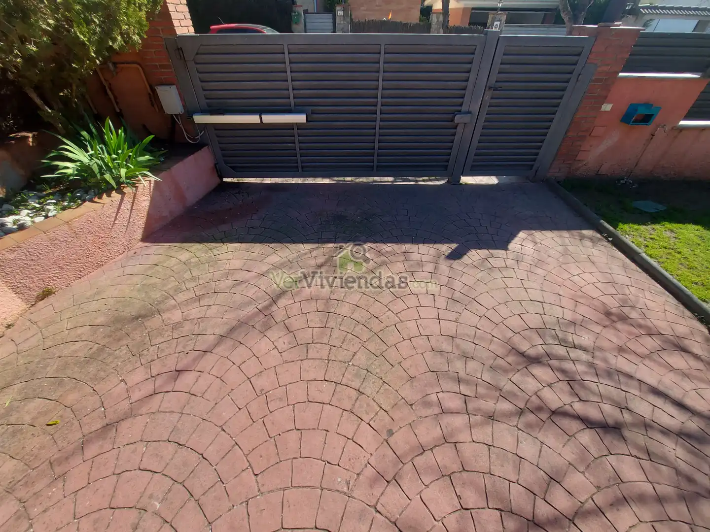 Aparcament de Casa o xalet en venda en Begues amb Aire condicionat, Calefacció i Jardí privat