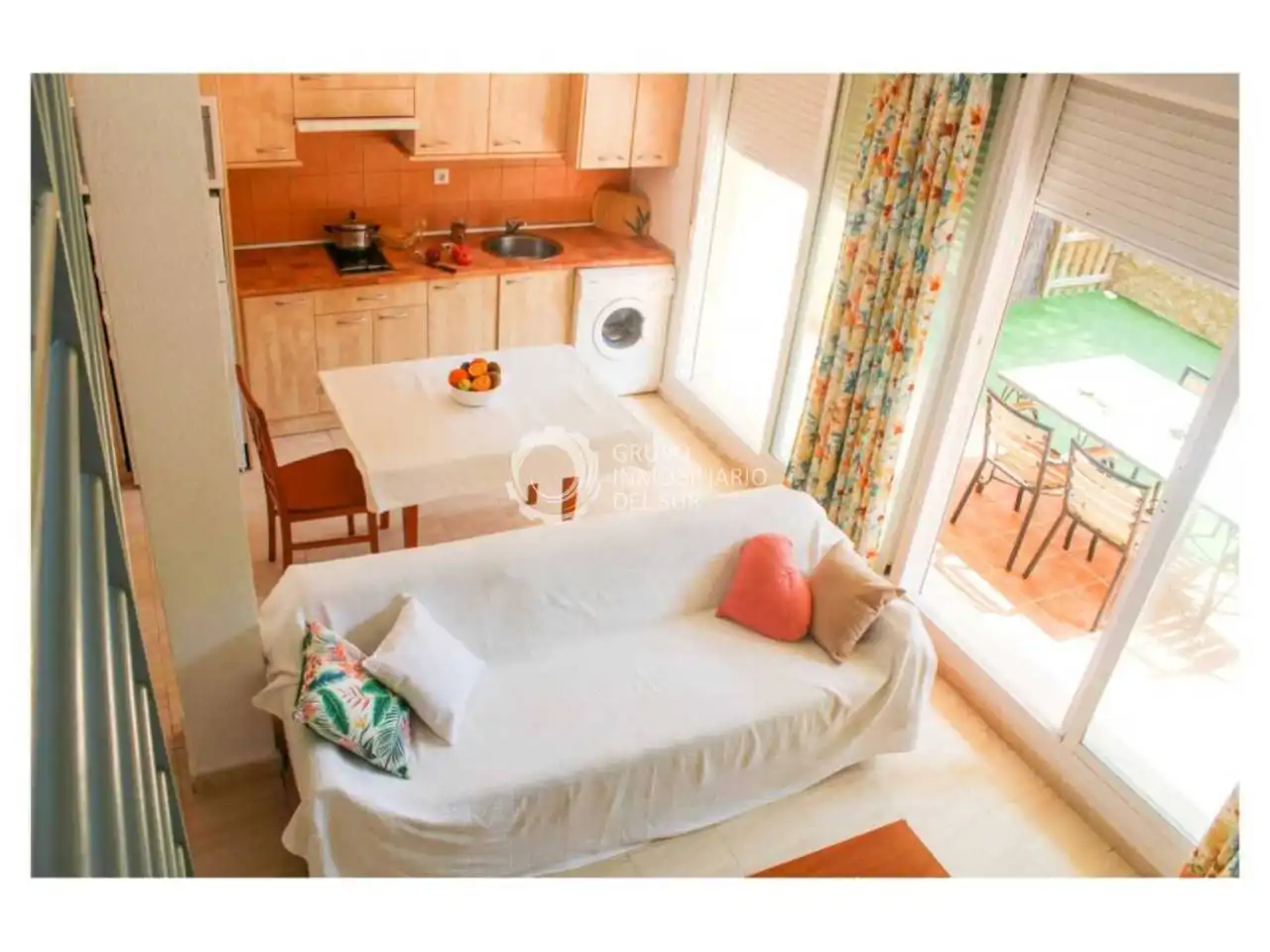 Sala de estar de Dúplex de alquiler en Barbate con Aire acondicionado, Jardín privado y Amueblado