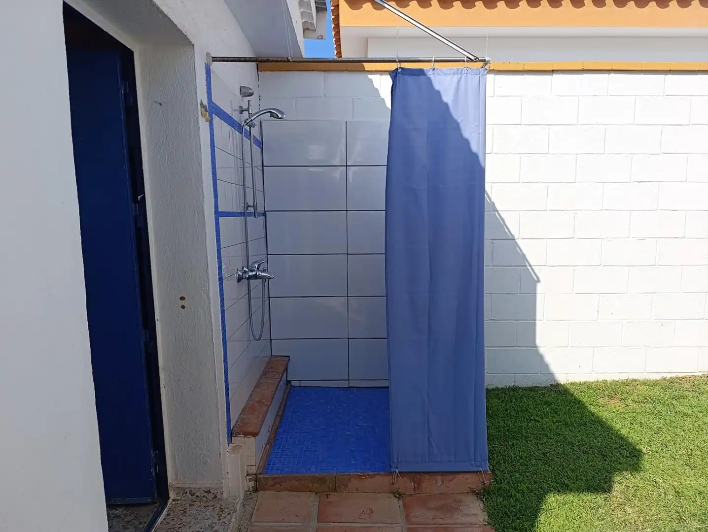 Bathroom of Houses for sale in Chiclana de la Frontera  with Air Conditioner, Heating and Private garden