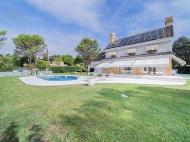 Casa amb piscina en venda a El Bosque
