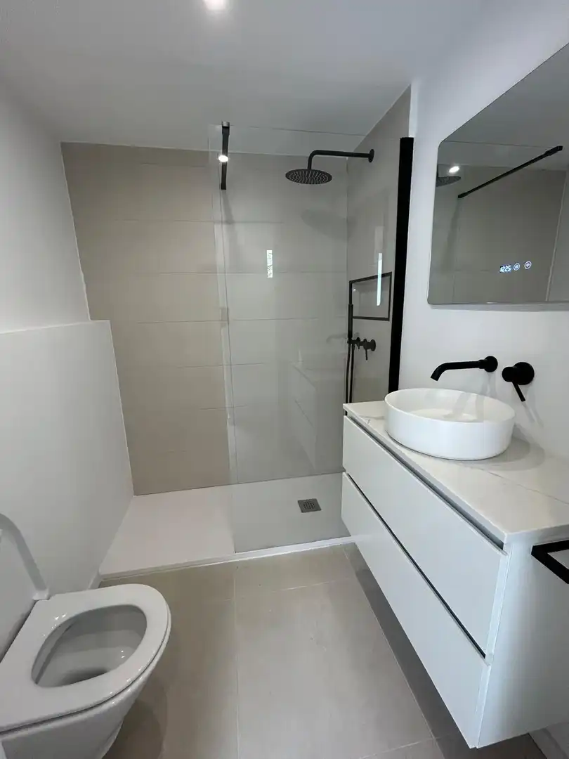 Bathroom of Flat for sale in Sitges  with Air Conditioner and Terrace