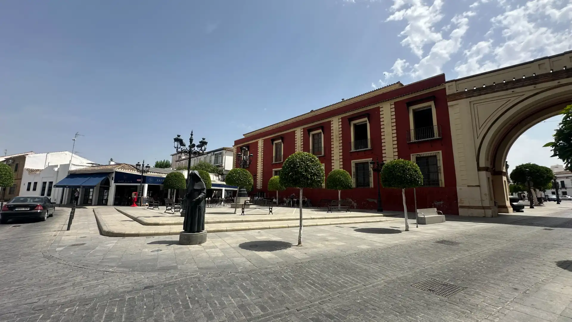 Vista exterior de Casa o xalet en venda en Umbrete amb Terrassa, Traster i Piscina