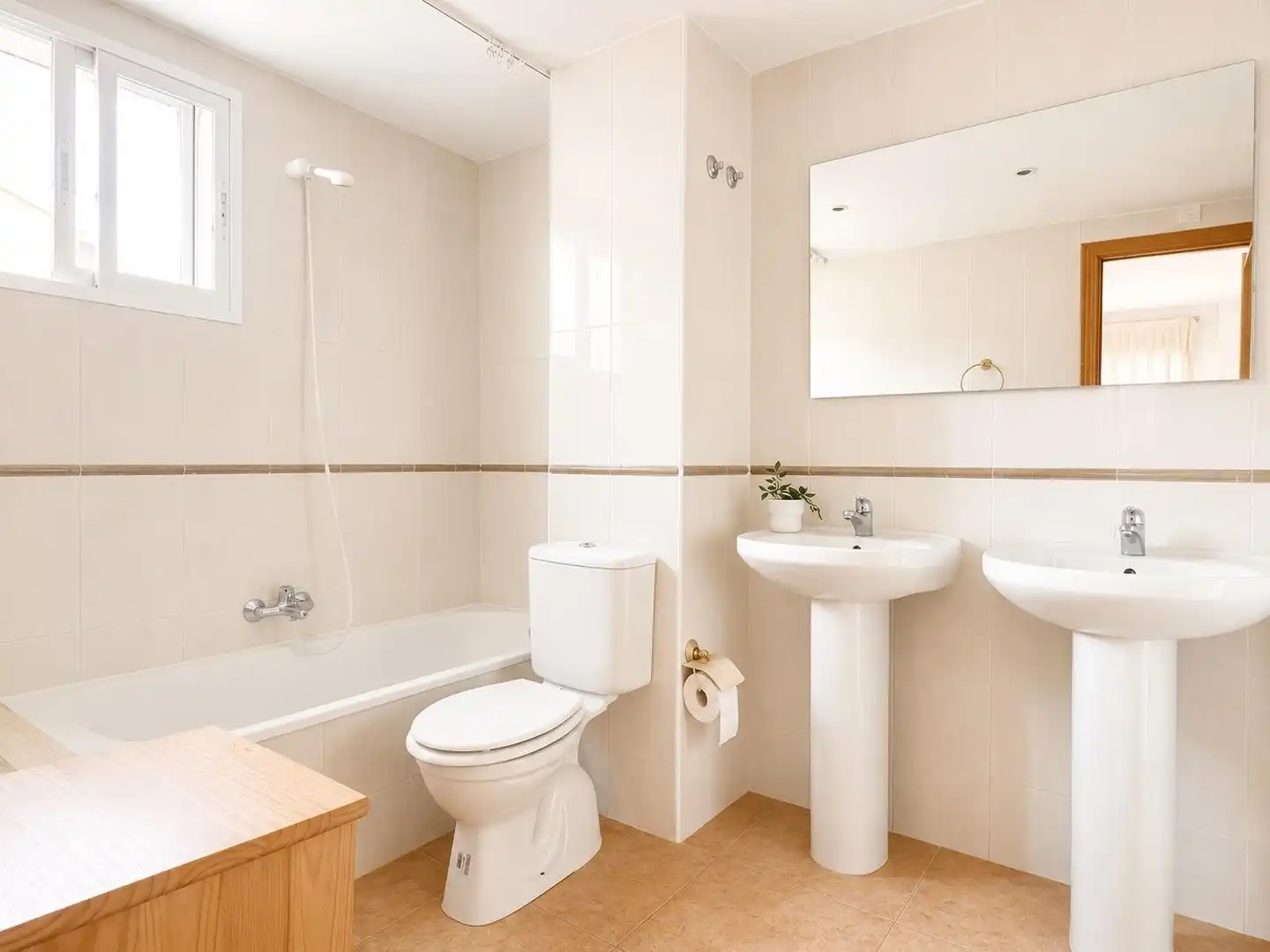 Detached homes for sale in Calle LLENTISCLE, Racó