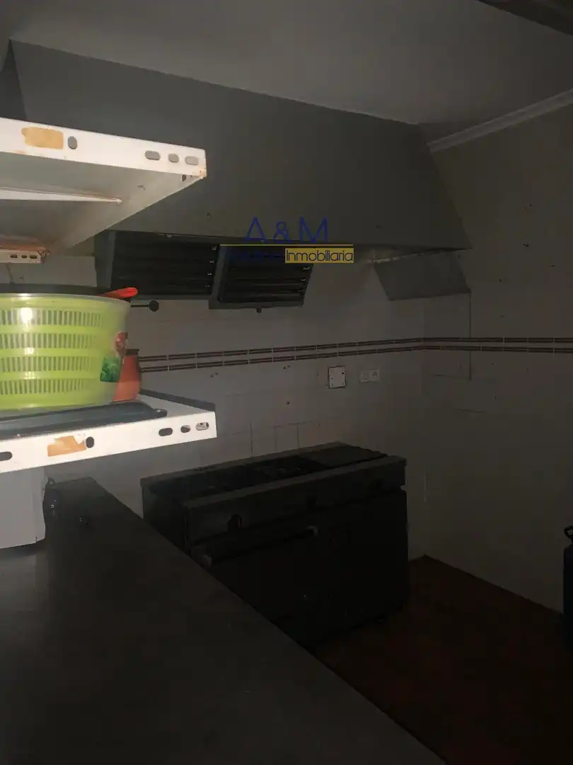 Cocina de Local en venta en Valladolid con Aire acondicionado