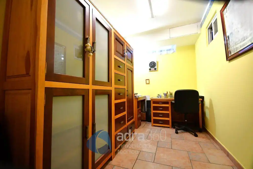 Casa adosada en venta en Lardero con Calefacción, Terraza y Trastero