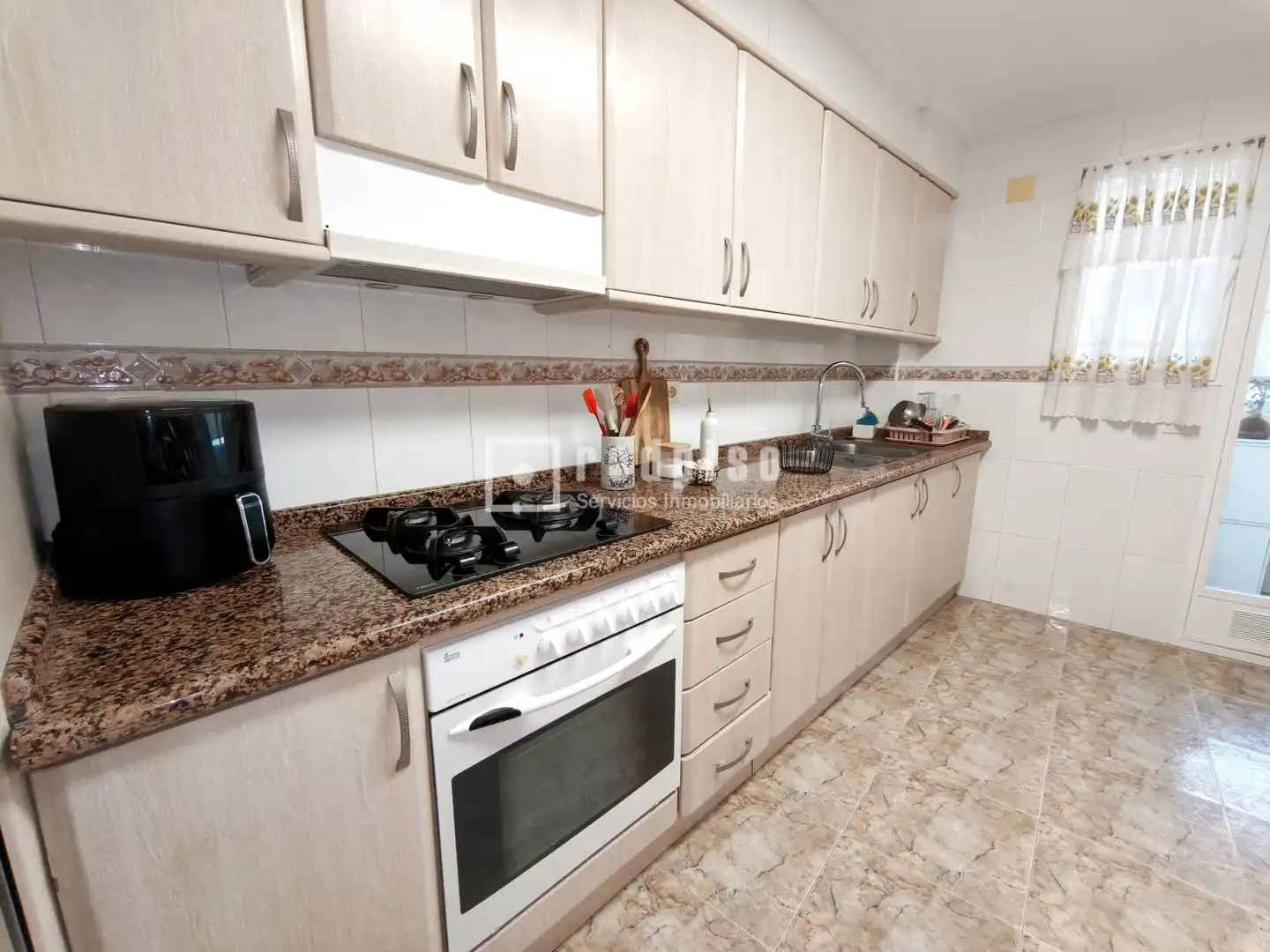 Küche von Wohnung zum Verkauf in Castellón de la Plana / Castelló de la Plana mit Klimaanlage, Terrasse und Abstellraum