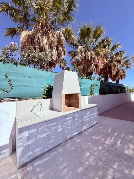 Terrassa de Casa o xalet en venda en Vélez-Málaga amb Aire condicionat, Calefacció i Jardí privat