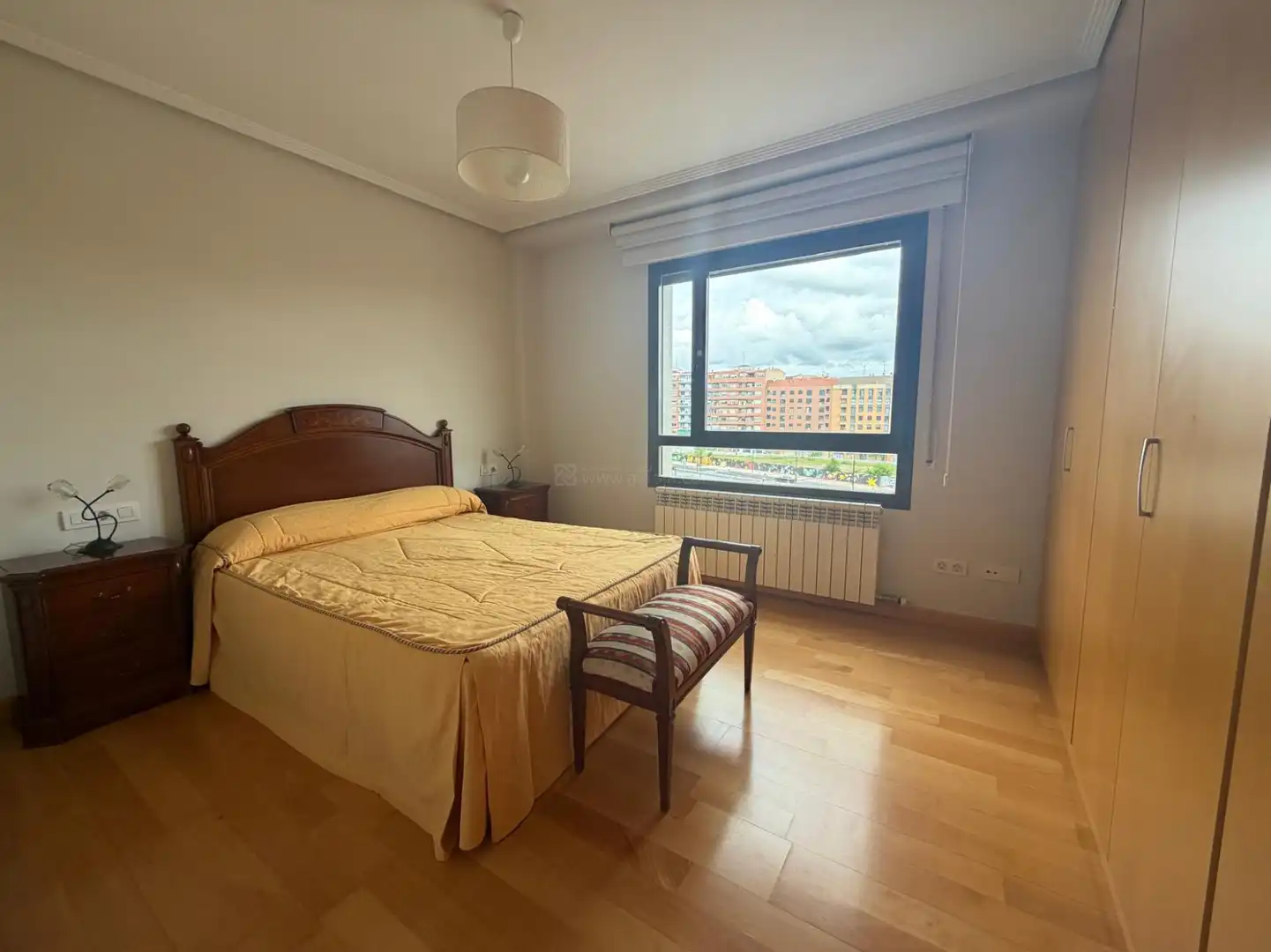Habitación de Piso en venta en  Logroño con Calefacción, Parquet y Terraza