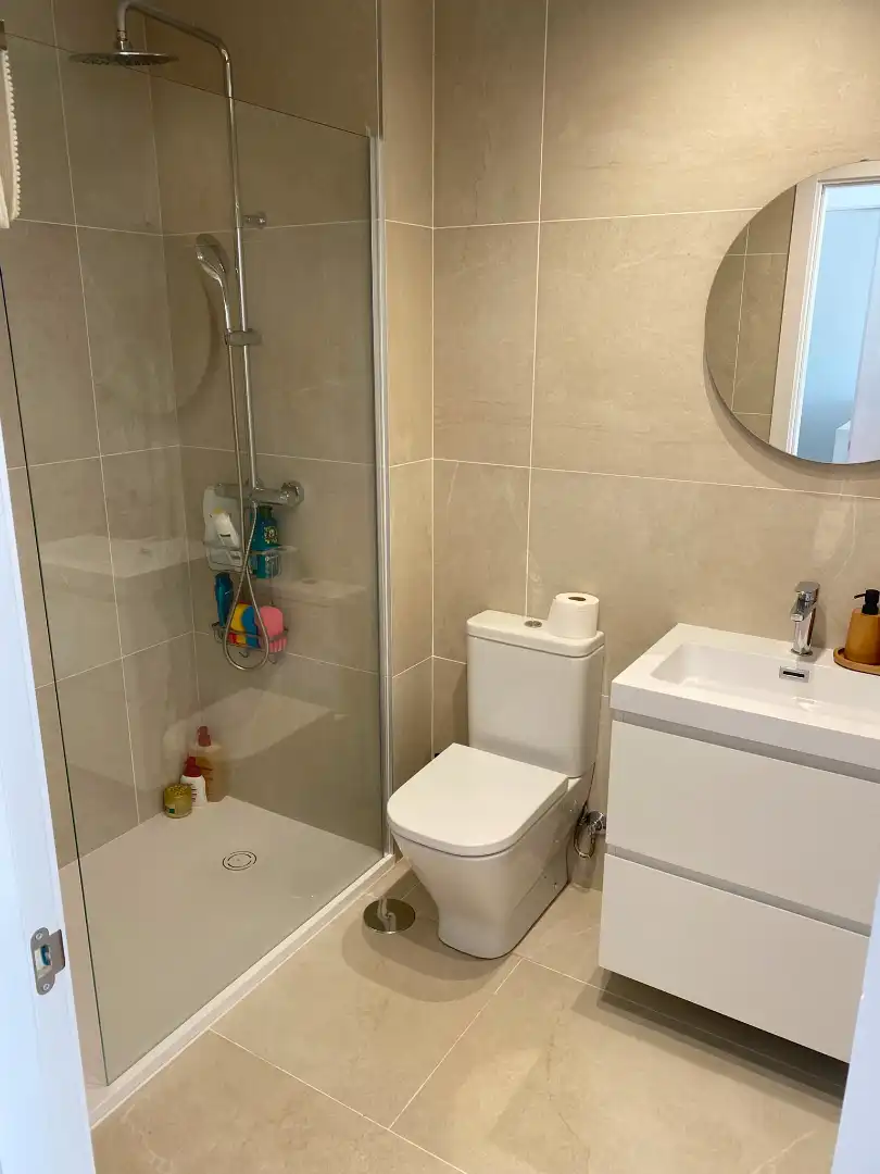 Bany de Àtic de lloguer en Chipiona amb Aire condicionat, Terrassa i Piscina