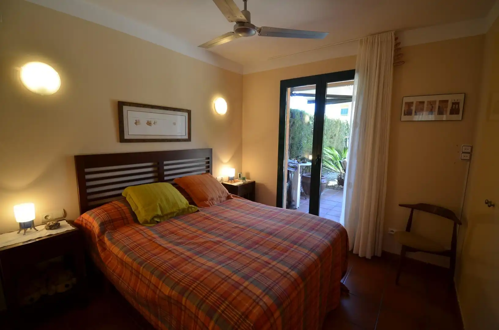 Schlafzimmer von Erdgeschoss zum Verkauf in L'Ametlla de Mar  mit Klimaanlage, Privatgarten und Terrasse