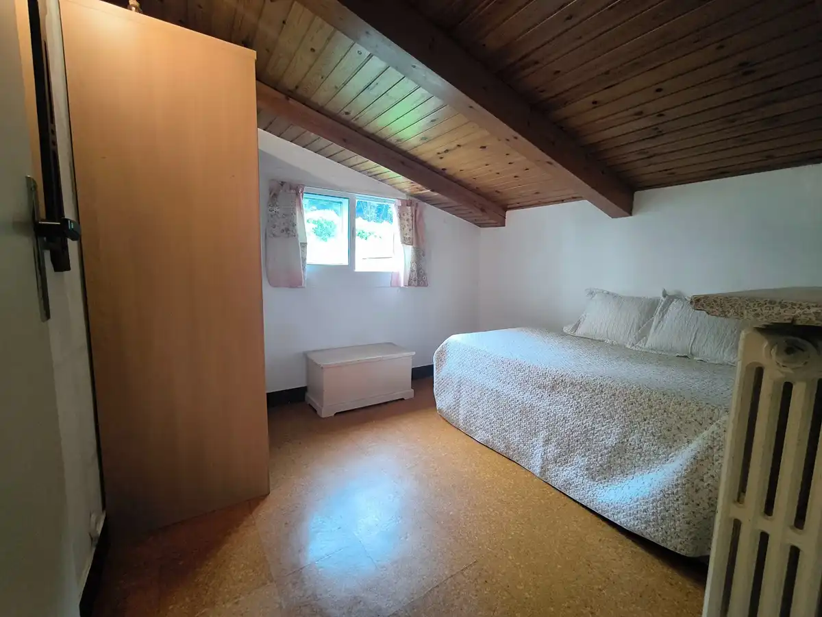Habitación de Casa o chalet en venta en Vilagarcía de Arousa con Calefacción, Jardín privado y Parquet