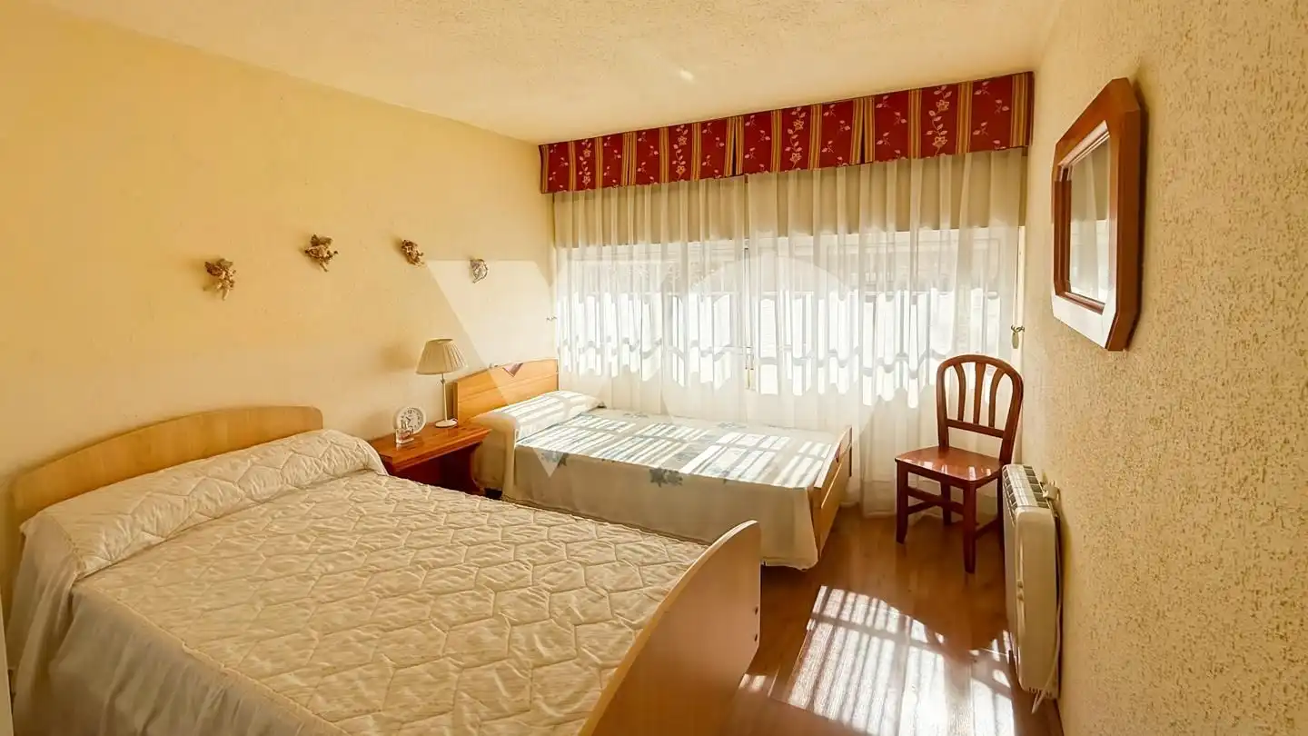 Schlafzimmer von Wohnung zum Verkauf in Madrid mit Heizung und Möbliert