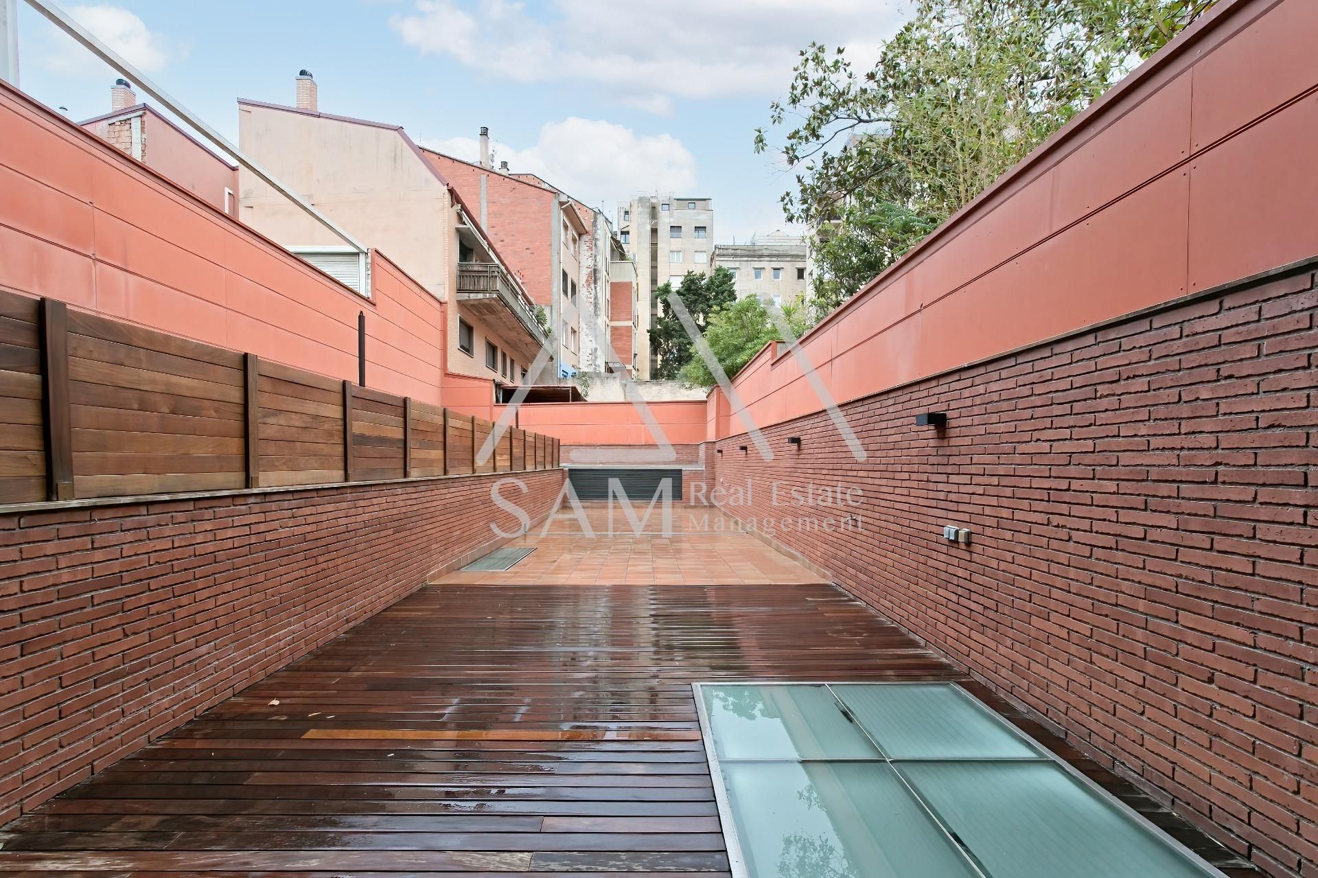 Terrace of Planta baja for sale in  Barcelona Capital  with Air Conditioner and Storage room