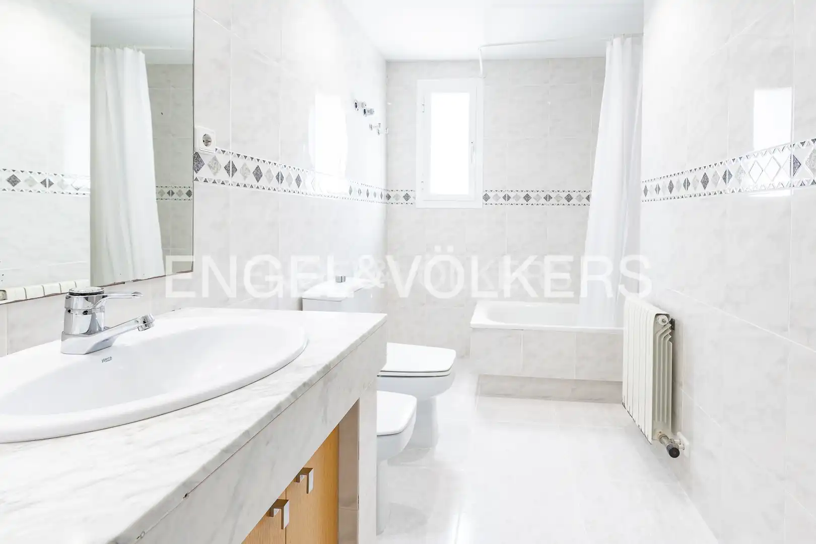 Baño de Casa o chalet en venta en El Masnou con Aire acondicionado, Calefacción y Jardín privado