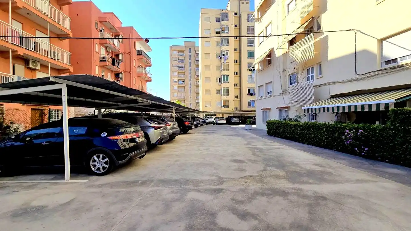 Parking de Apartamento de alquiler en Gandia con Aire acondicionado, Terraza y Piscina comunitaria
