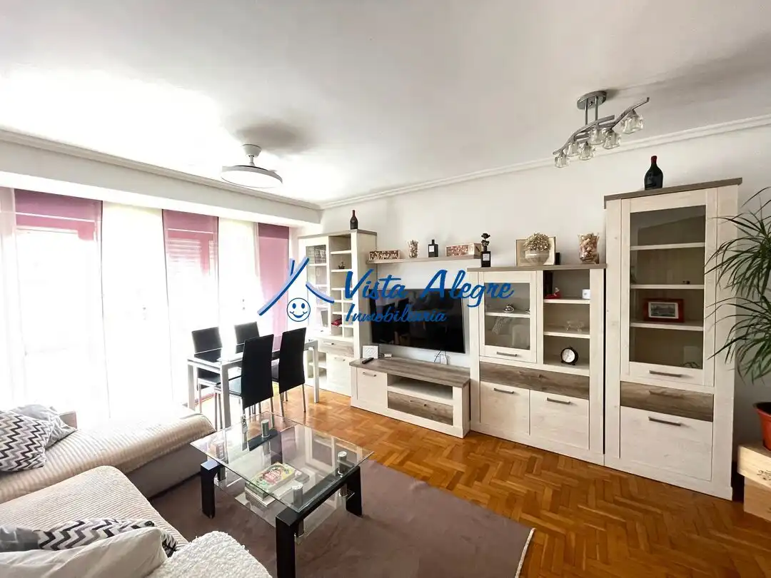 Sala d'estar de Pis en venda en Haro amb Calefacció, Traster i Moblat