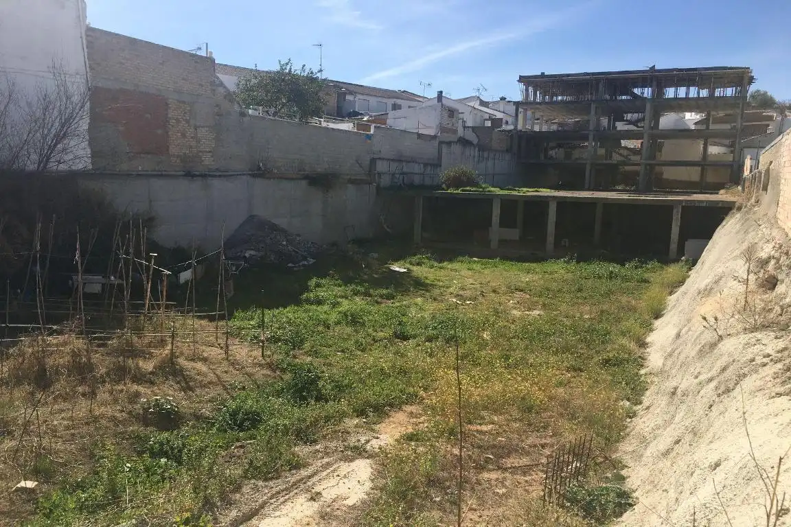 Residential land for sale in Calle de Granada 101