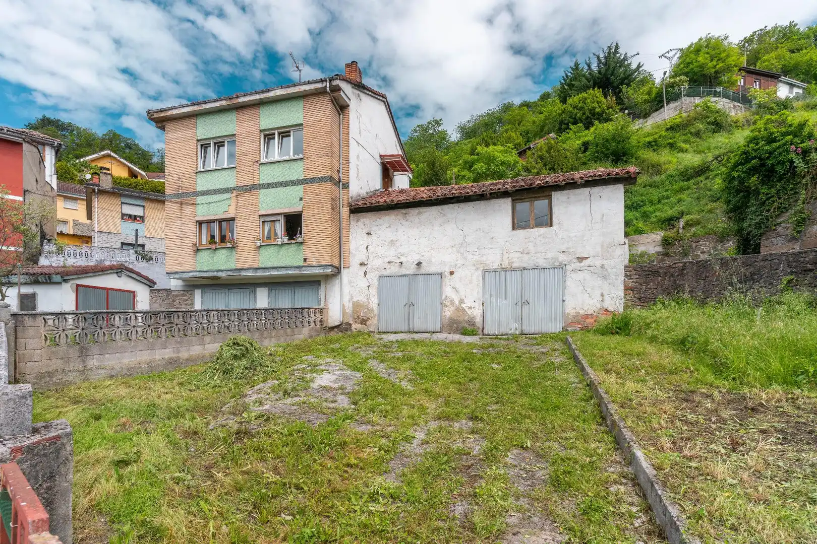 Vista exterior de Garaje en venta en Aller