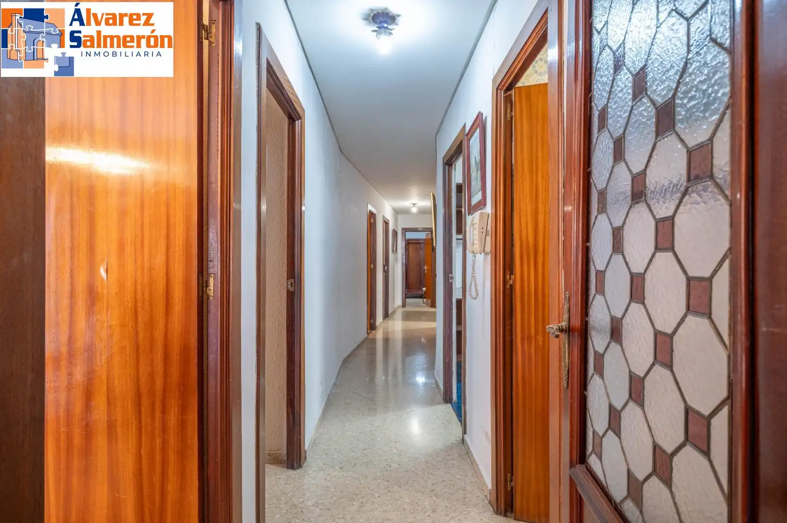 Piso en venta en Granada con Terraza y Balcón
