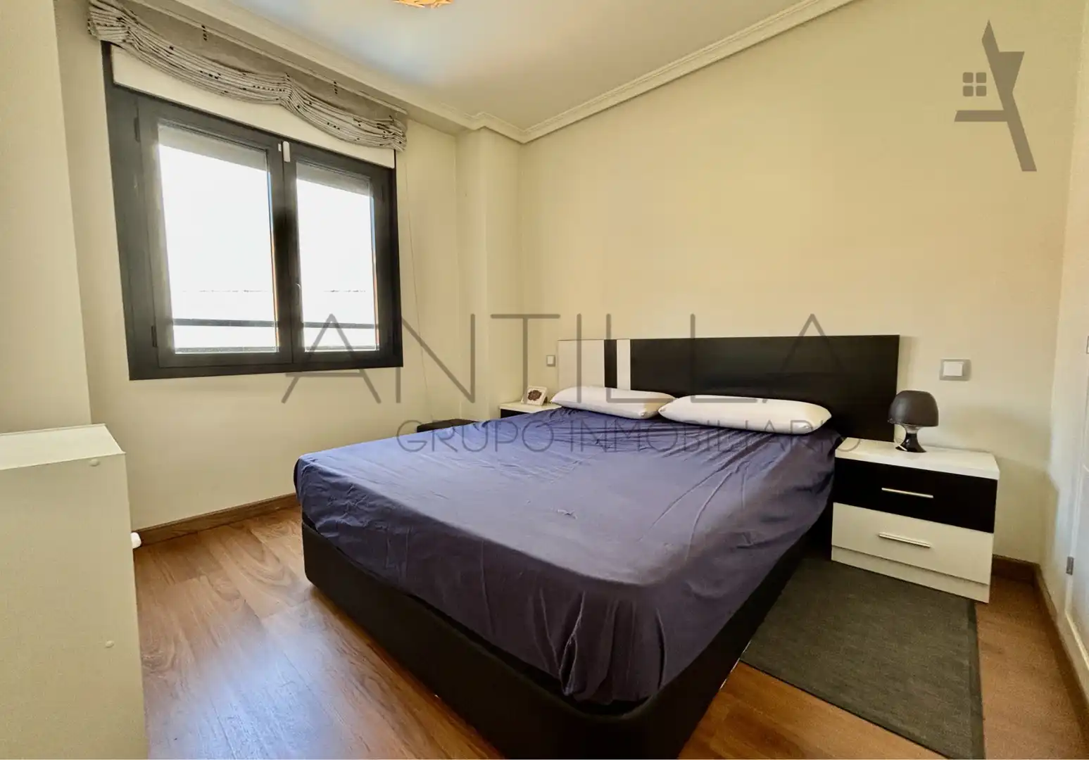 Bedroom of Flat for sale in Madrid  with Air Conditioner, Heating and Furnished