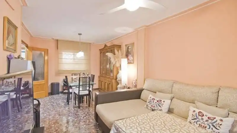 Sala d'estar de Casa o xalet en venda en Motril amb Aire condicionat i Balcó