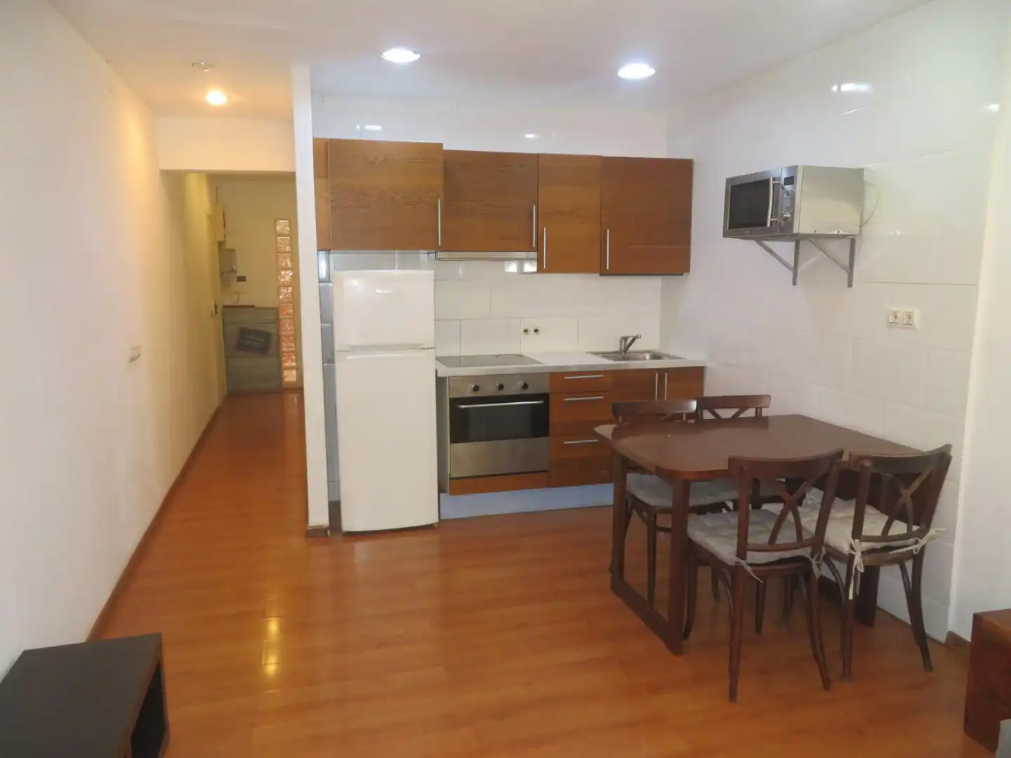 Study for rent in Carrer Carrer Jaume Fabra, El Poble Sec - Parc de Montjuïc