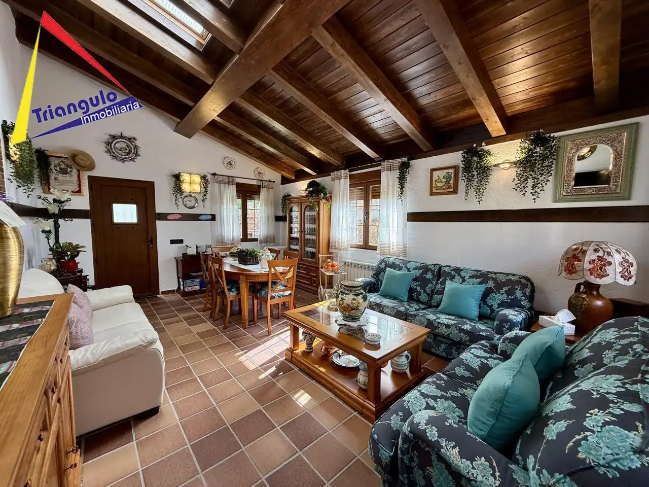 Sala de estar de Casa o chalet en venta en Otero de Herreros con Calefacción y Jardín privado
