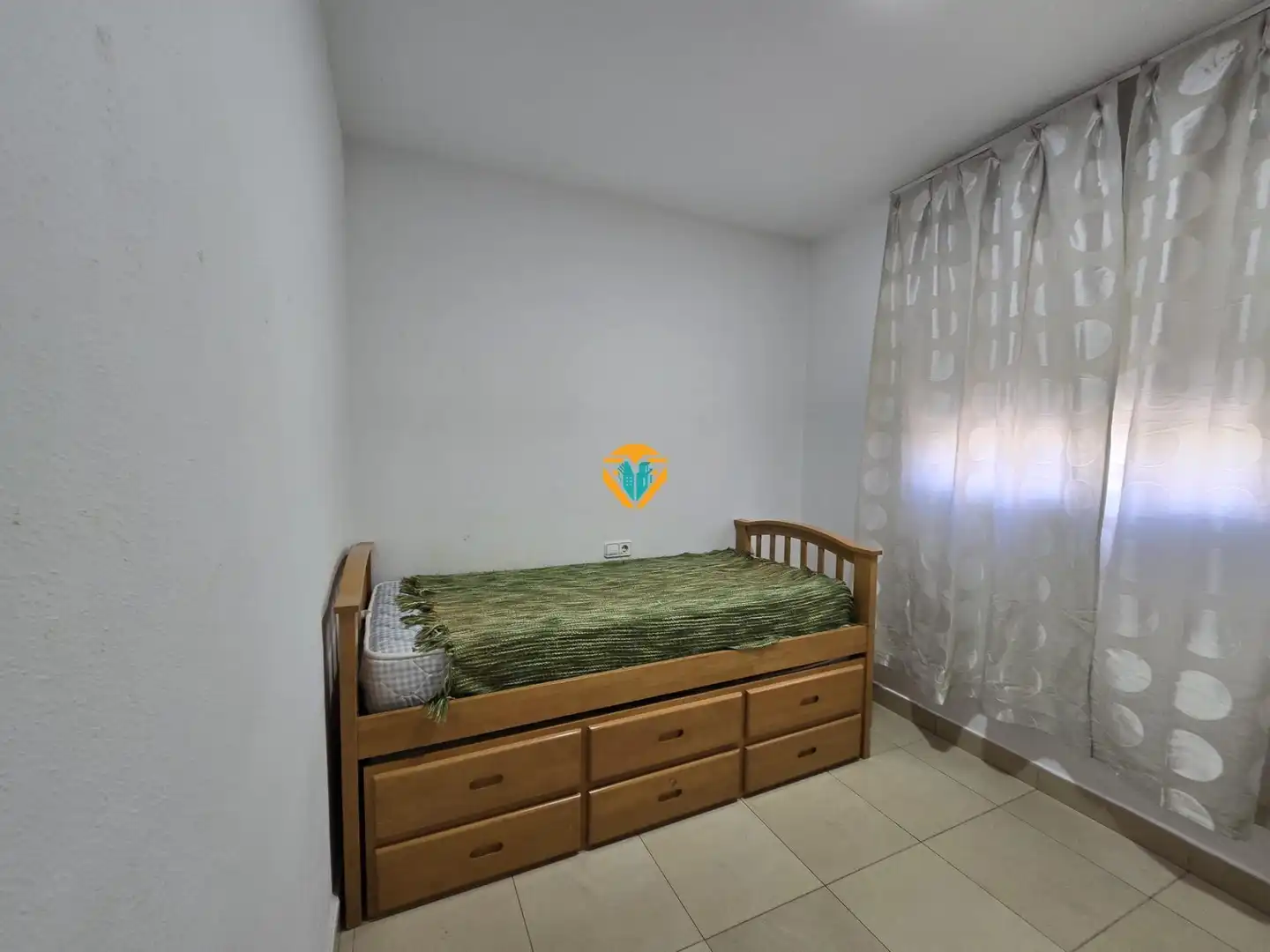 Habitación de Apartamento en venta en Benidorm con Aire acondicionado, Calefacción y Jardín privado