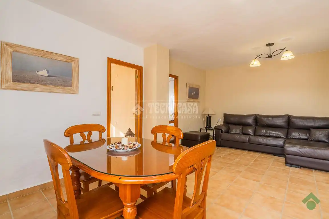 Sala d'estar de Casa o xalet en venda en Conil de la Frontera amb Terrassa i Balcó