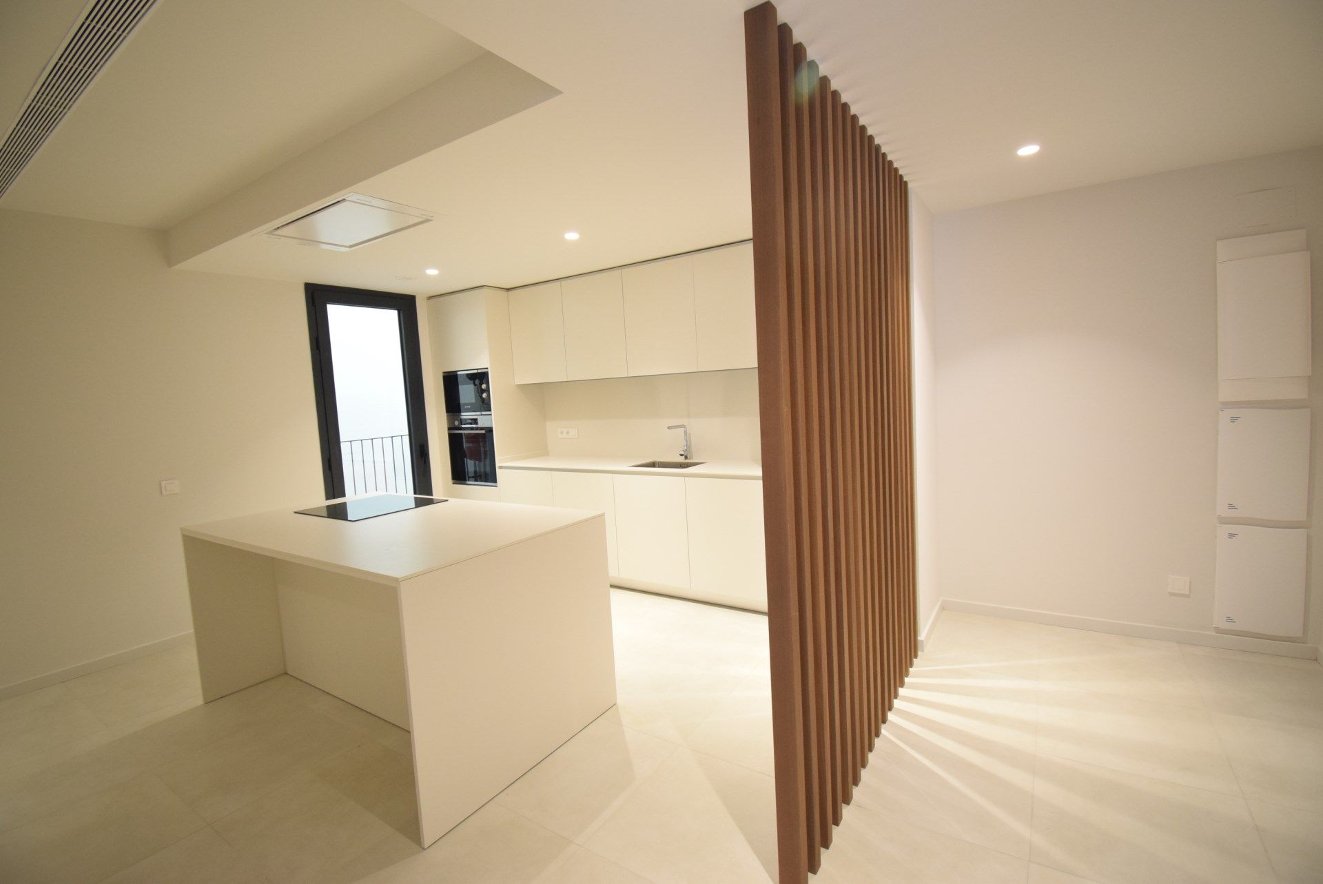 Kitchen of Flat to rent in Girona Capital  with Air Conditioner, Heating and Balcony