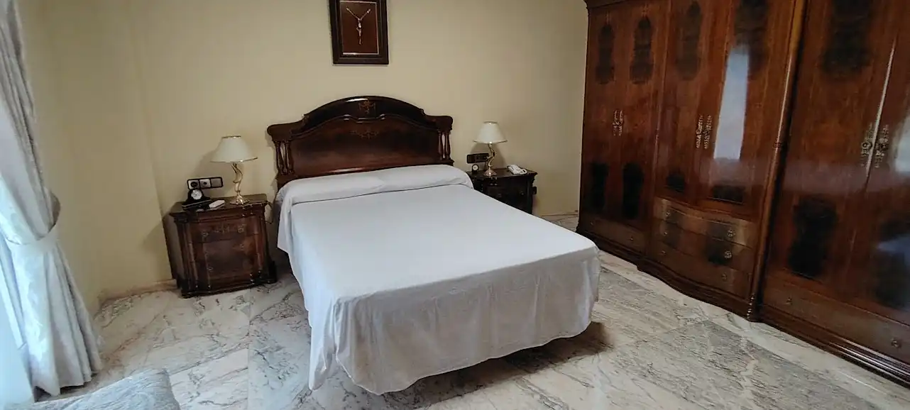 Dormitori de Casa o xalet en venda en Linares amb Aire condicionat, Calefacció i Jardí privat