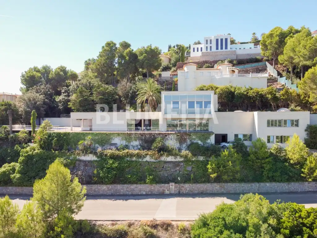 Casa amb balcó en venda a La Xara - La Sella