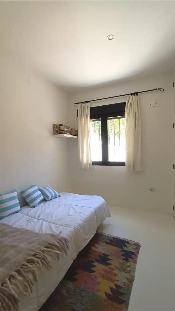 Dormitori de Apartament en venda en Santa Pola amb Aire condicionat i Moblat